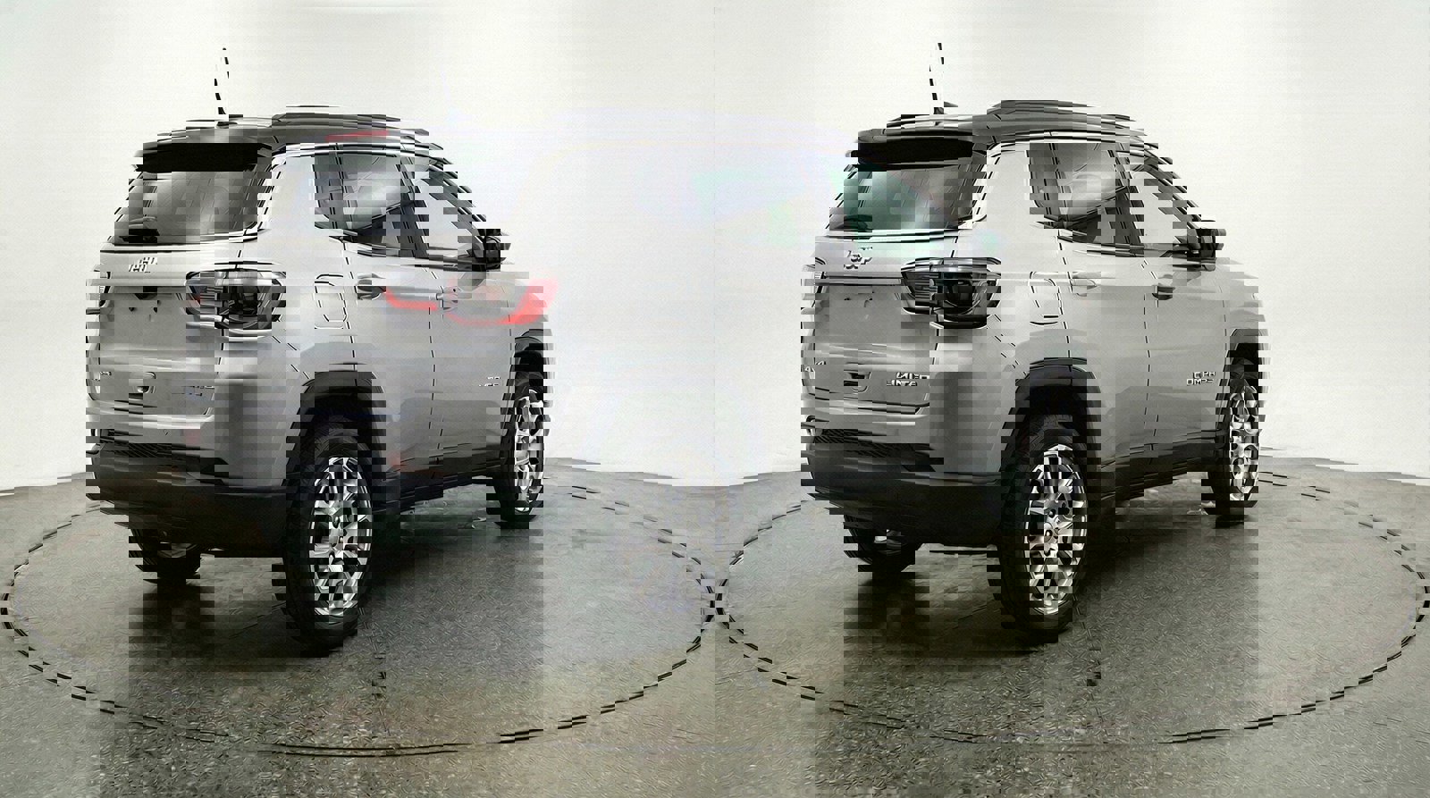 Used 2025 Jeep Compass Limited image 7