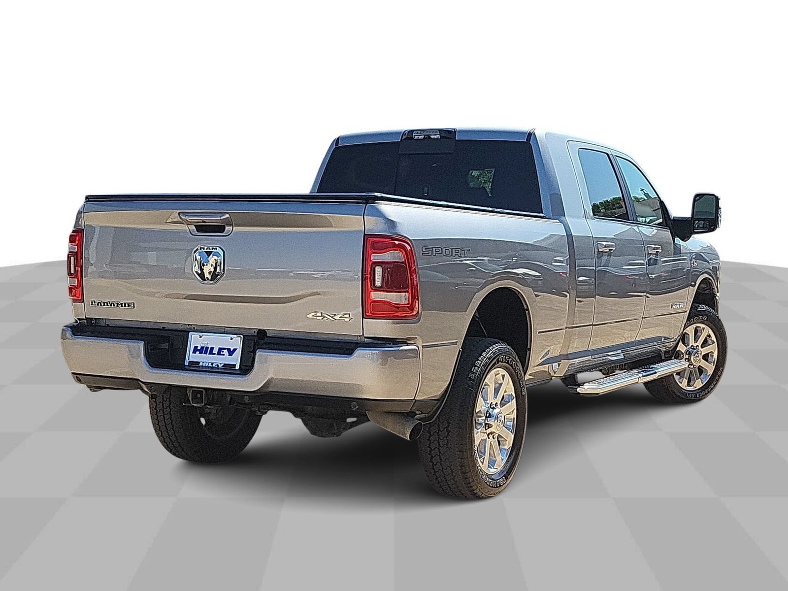Used 2024 RAM 2500 Laramie w/ Sport Appearance Package AWD/4WD image 8
