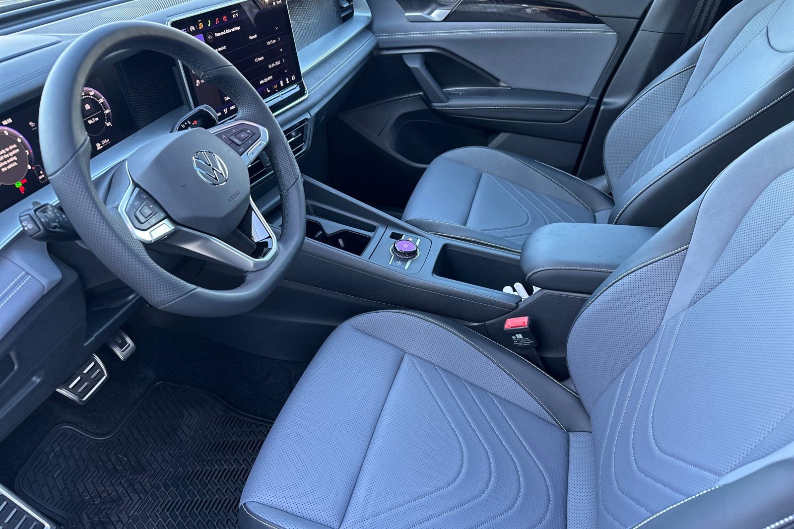 New 2026 Volkswagen Tiguan SE R-Line image 9