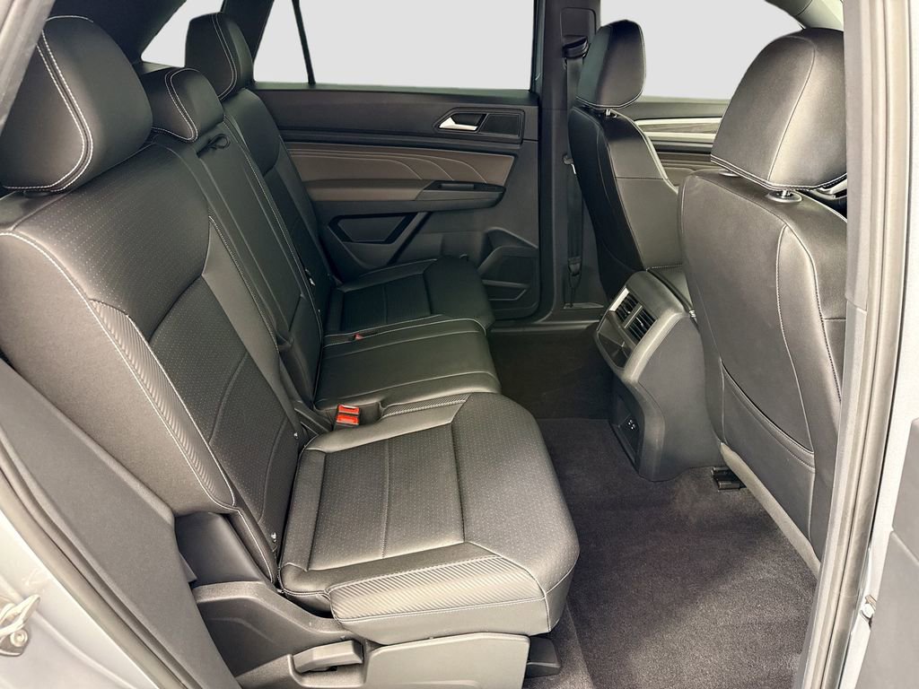 Certified 2023 Volkswagen Atlas Cross Sport SE w/ Black Wheel Package image 20