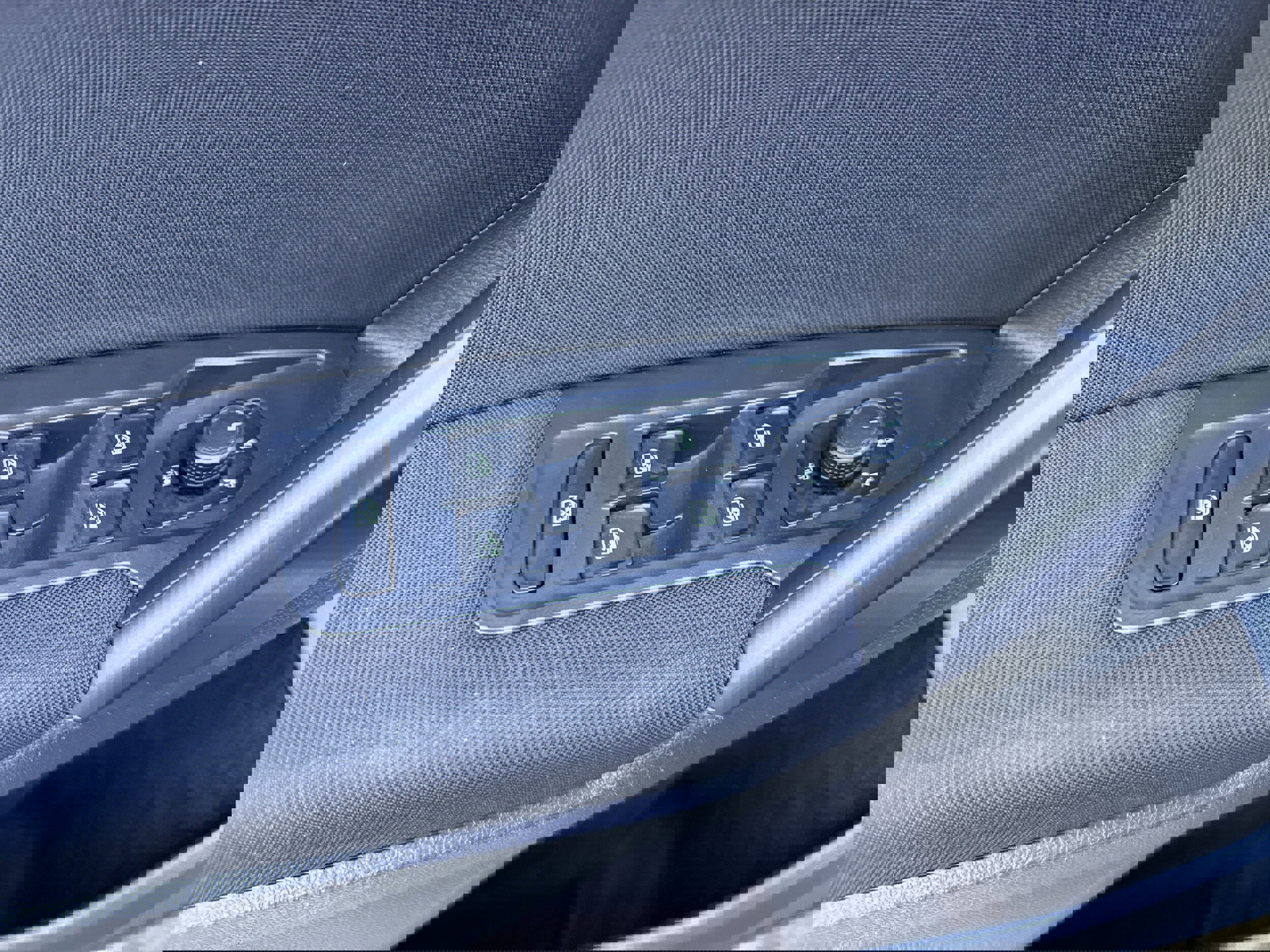 Used 2021 Volkswagen Tiguan S FWD image 7