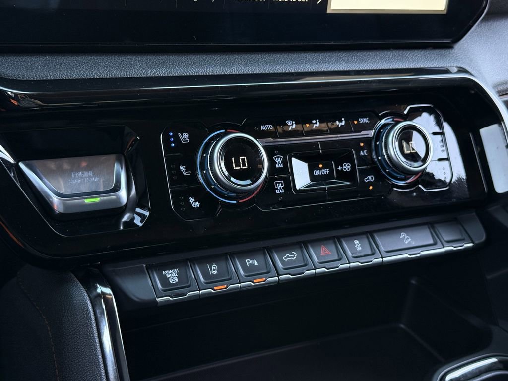 Used 2024 GMC Sierra 3500 AT4 w/ AT4 Premium Plus Package image 19