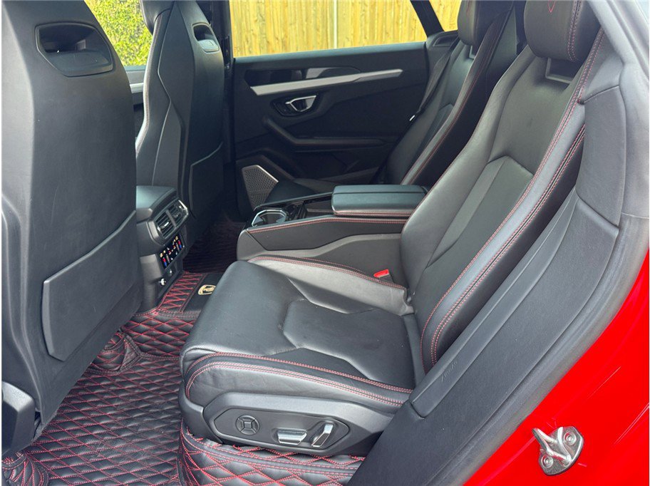 Used 2019 Lamborghini Urus AWD/4WD image 31