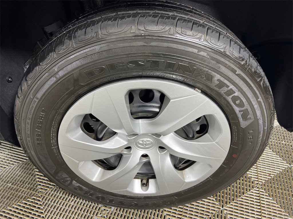Used 2023 Toyota RAV4 LE image 19