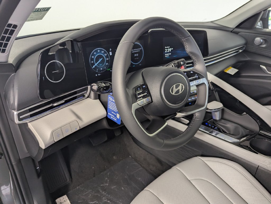 New 2026 Hyundai Elantra Limited FWD image 10