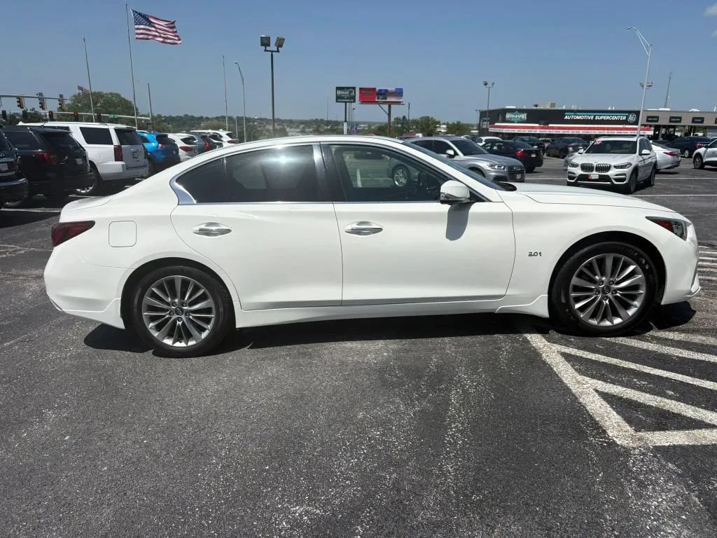 Used 2018 INFINITI Q50 Luxe w/ Essential Package (2.0T Luxe) AWD/4WD image 6