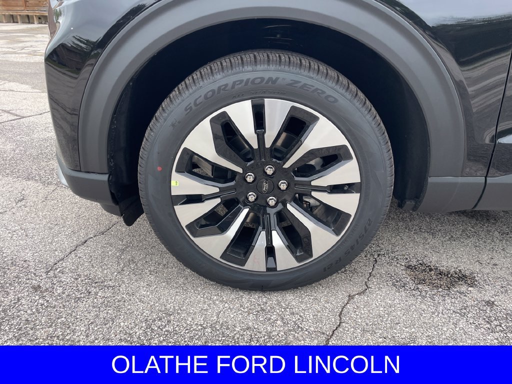 New 2026 Ford Explorer Platinum w/ LUX Leather Package AWD/4WD image 18