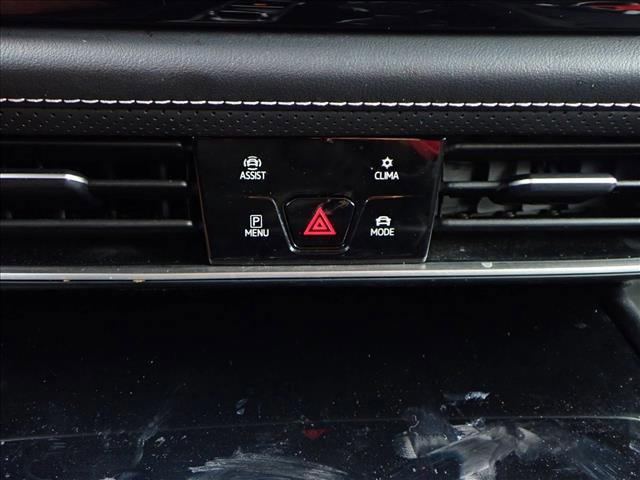 Used 2024 Volkswagen Atlas Cross Sport SE image 21