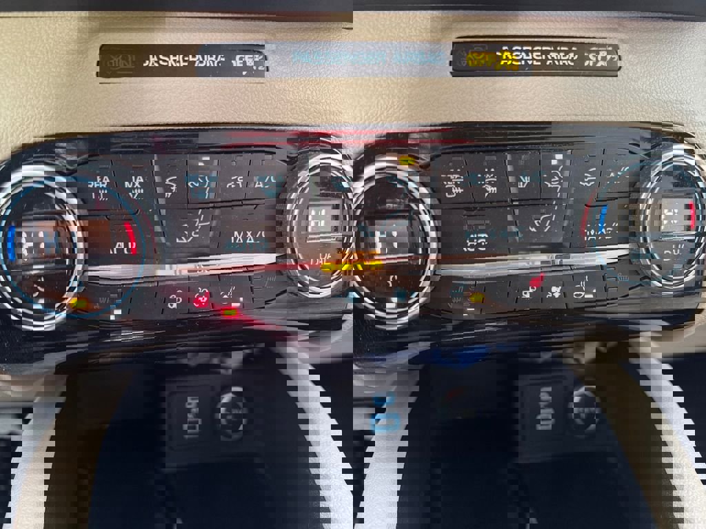 Used 2021 Ford Escape SEL w/ Technology Package image 30