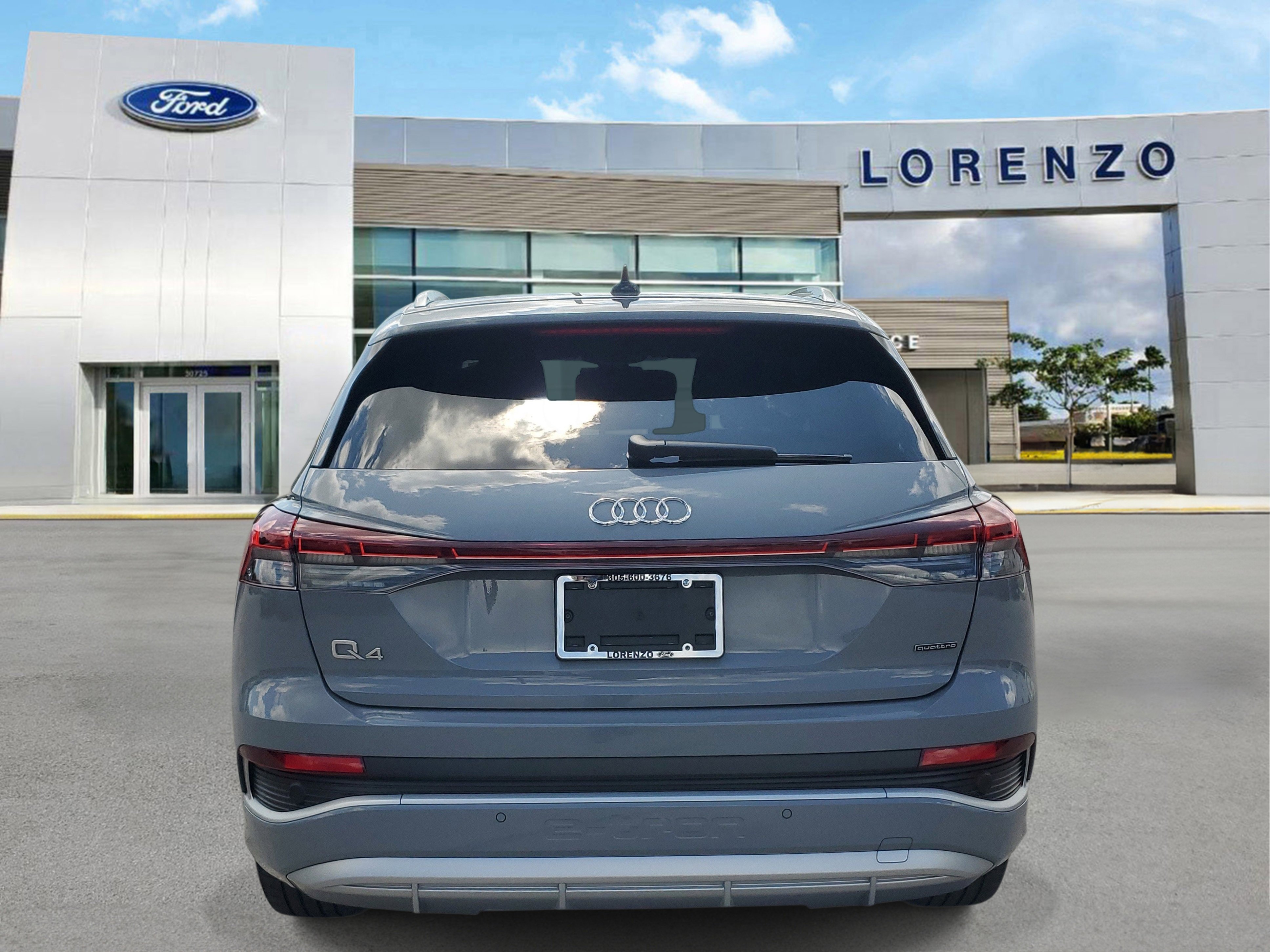 Used 2024 Audi Q4 e-tron Premium Plus w/ Premium Plus AWD/4WD image 6