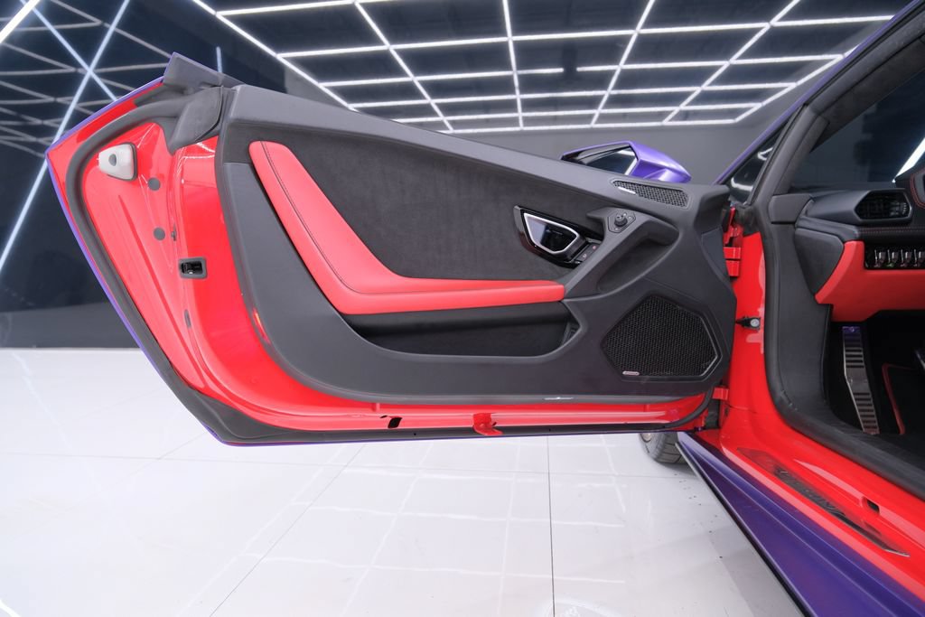 Used 2021 Lamborghini Huracan EVO RWD image 44