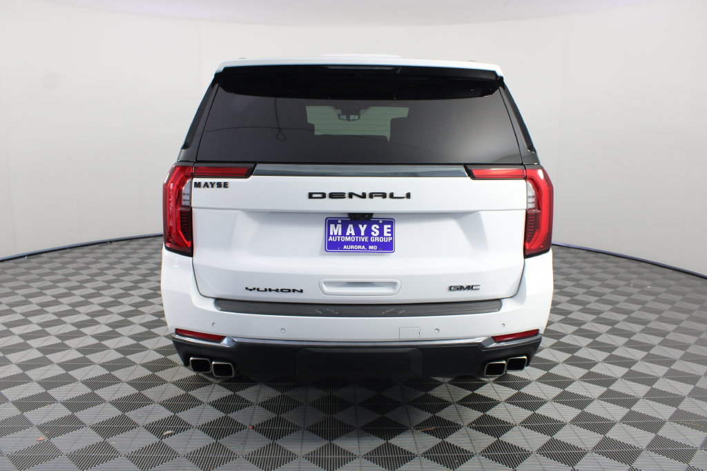 Used 2026 GMC Yukon Denali Ultimate w/ LPO, Illumination Package AWD/4WD image 7