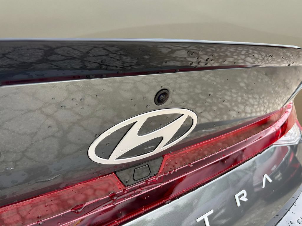 Used 2025 Hyundai Elantra Sport FWD image 18