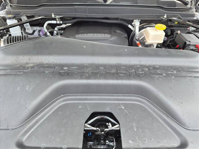 New 2026 RAM 2500 Laramie AWD/4WD image 17