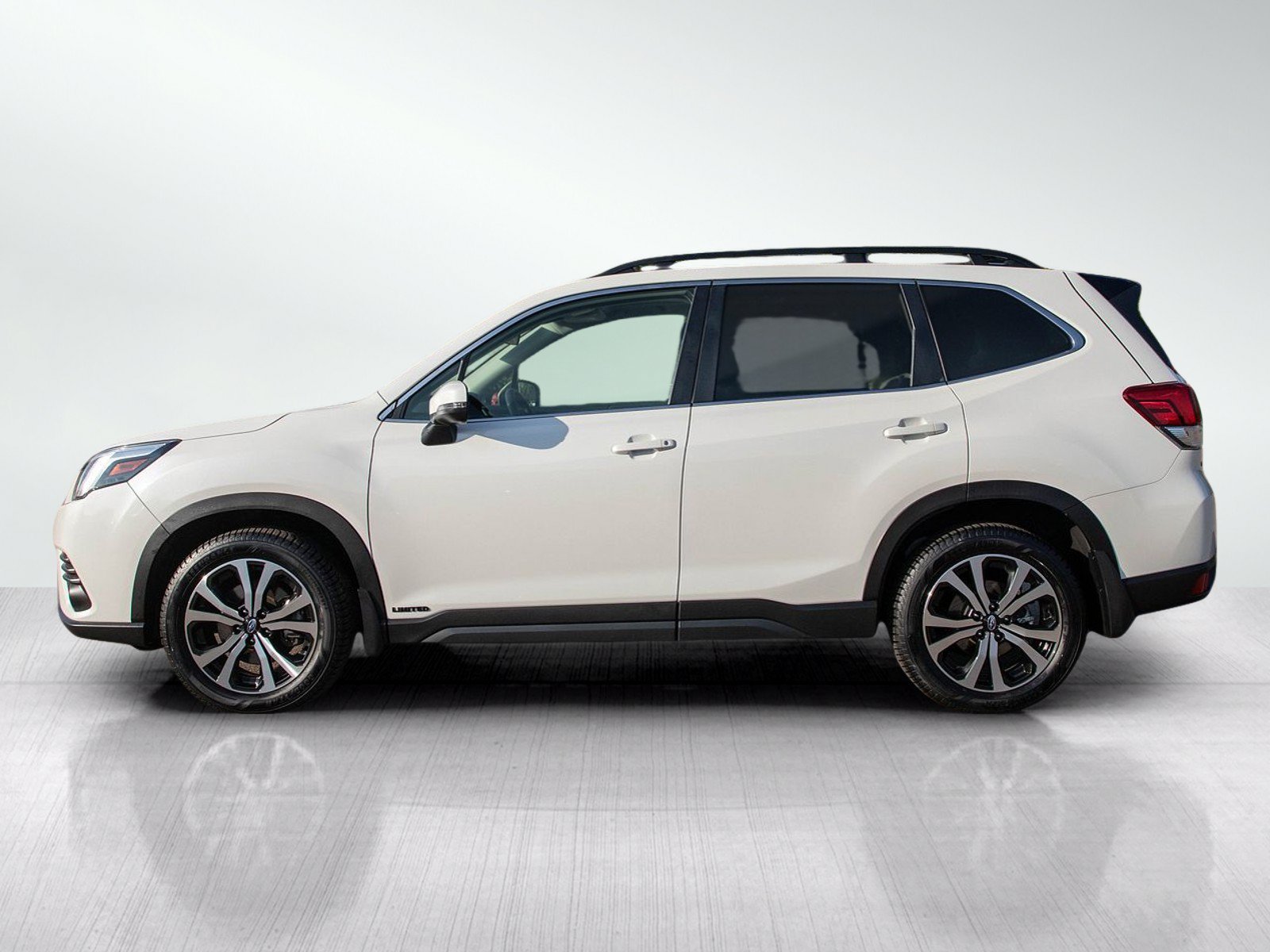 Used 2024 Subaru Forester Limited AWD/4WD image 2