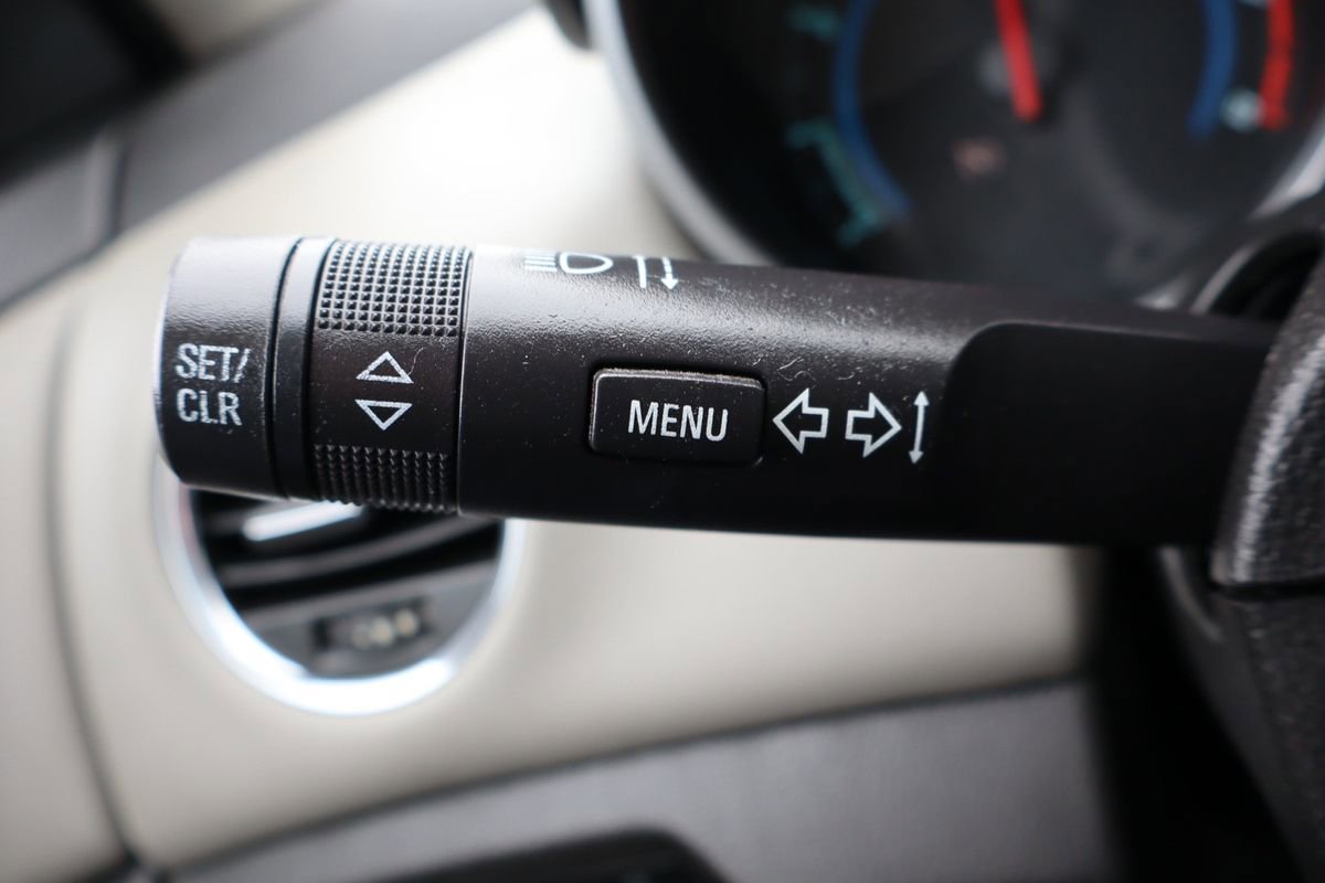 Used 2014 Chevrolet Cruze LS image 31