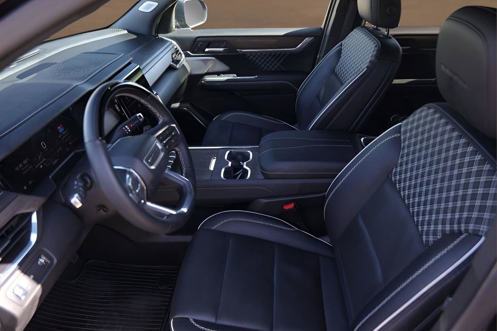 Used 2024 GMC Acadia Denali w/ Super Cruise Package image 9