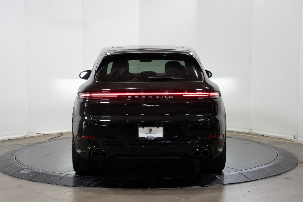 Used 2024 Porsche Cayenne image 6