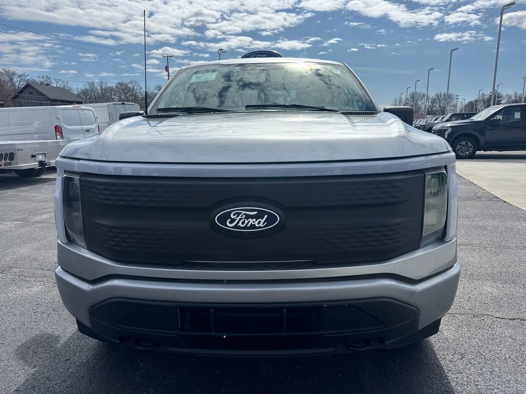 Used 2025 Ford F150 Lightning XLT AWD/4WD image 3