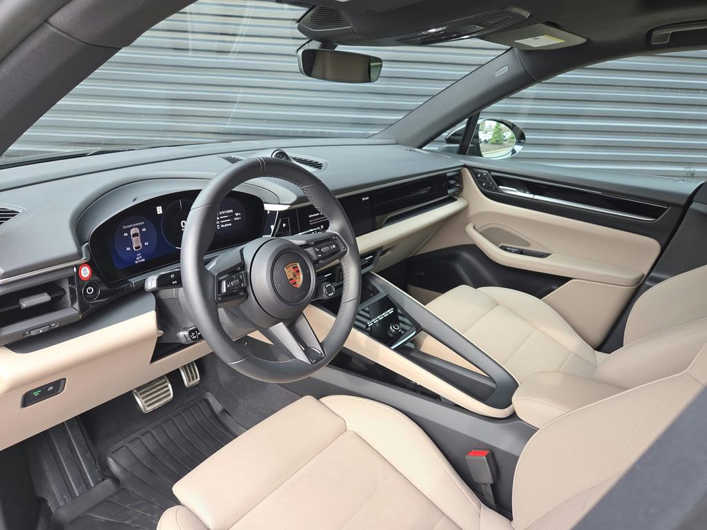 Certified 2025 Porsche Macan 4S Electric image 4