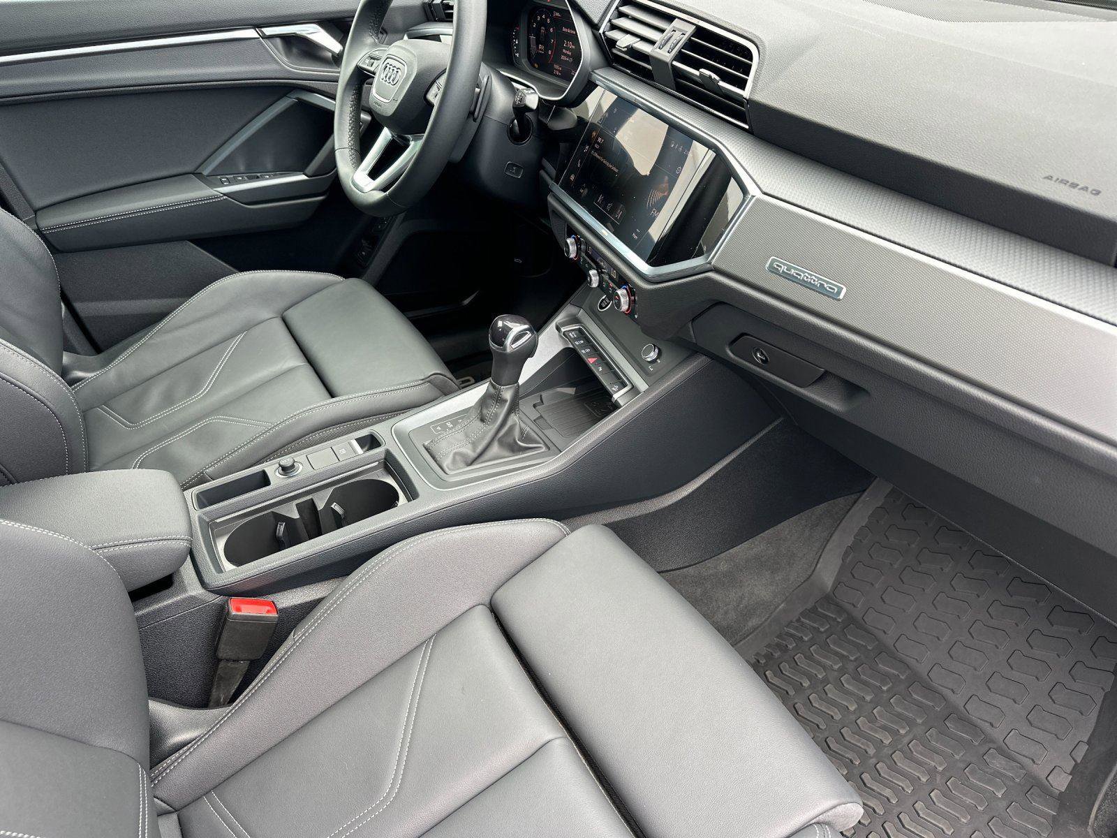 Certified 2025 Audi Q3 2.0T Premium w/ Convenience Package AWD/4WD image 16