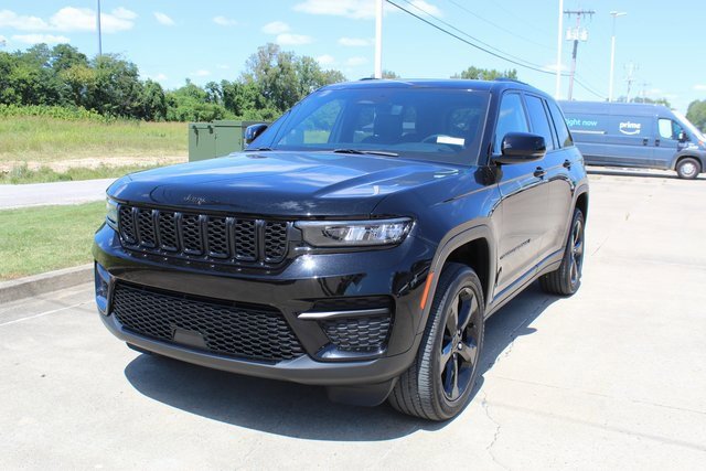 Used 2022 Jeep Grand Cherokee Altitude