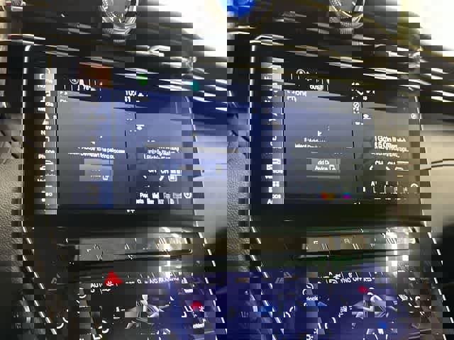 Used 2024 Maserati Grecale GT image 22