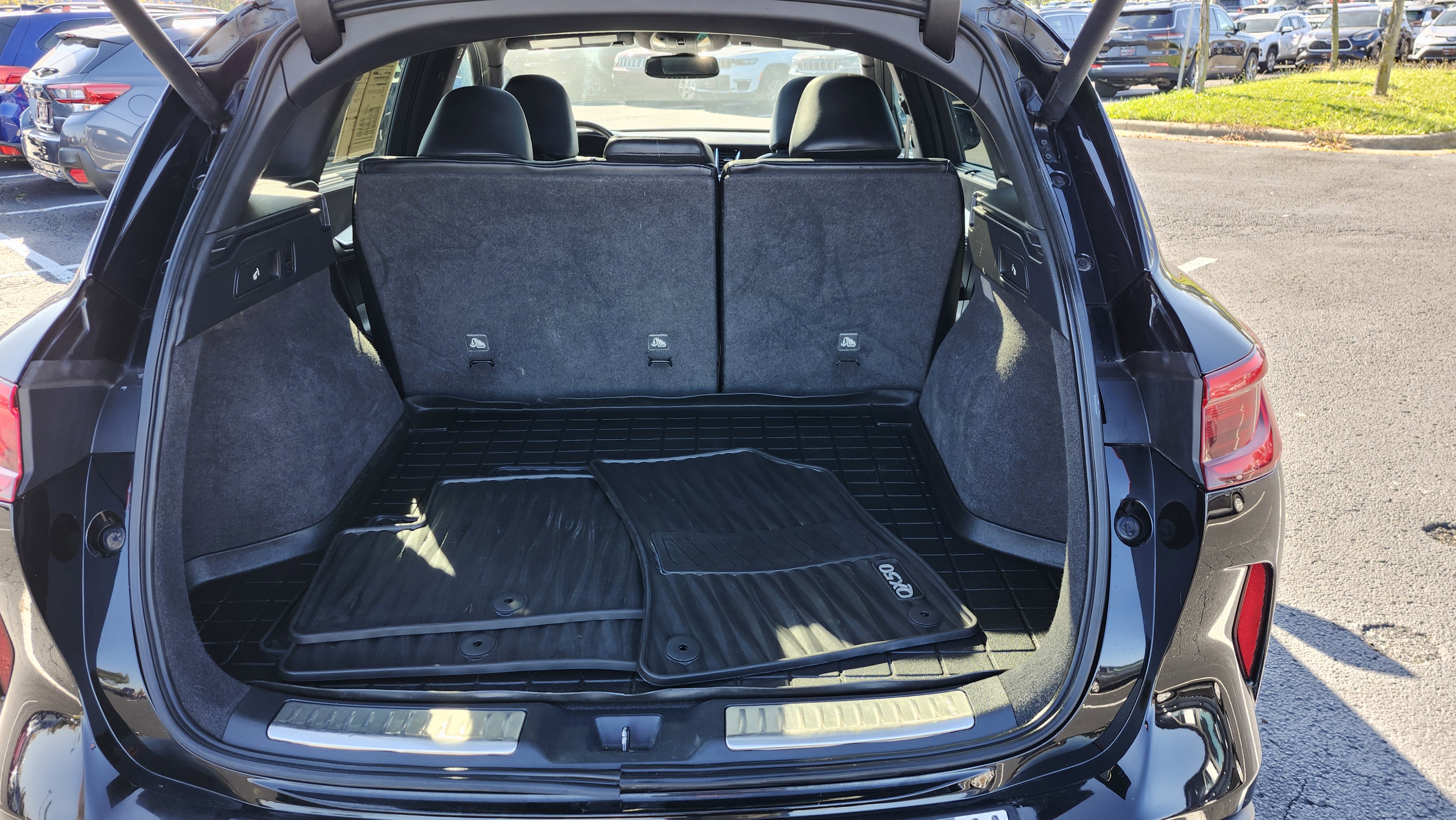 Used 2019 INFINITI QX50 Essential image 17