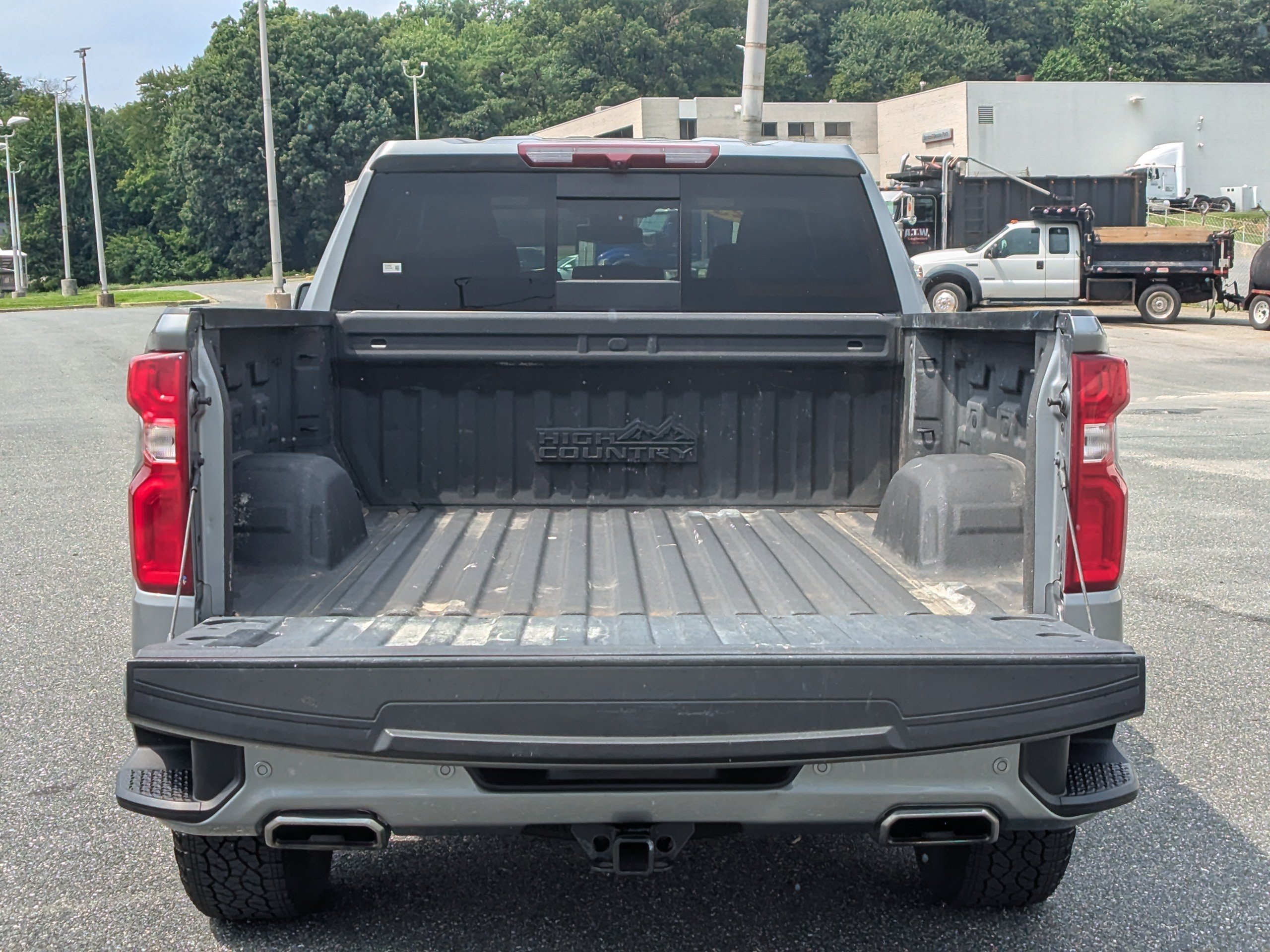 Used 2023 Chevrolet Silverado 1500 High Country w/ Z71 Off-Road Package AWD/4WD image 8