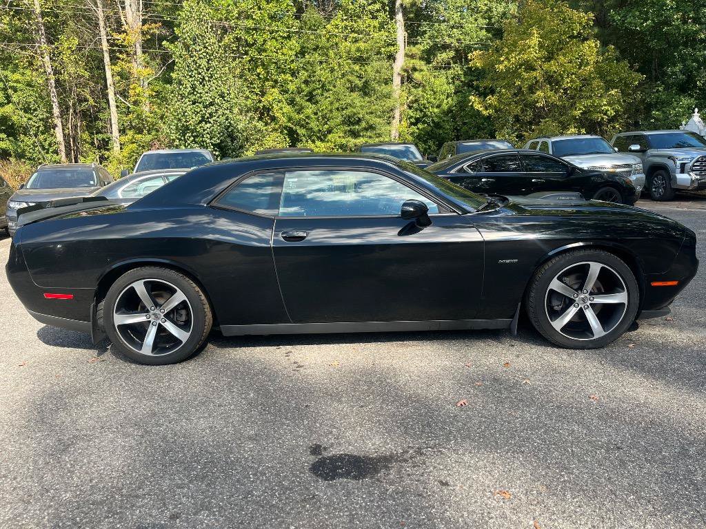 Used 2018 Dodge Challenger R/T RWD image 6