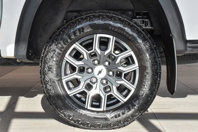 Used 2024 Chevrolet Colorado Z71 w/ Z71 Convenience Package 2 AWD/4WD image 9