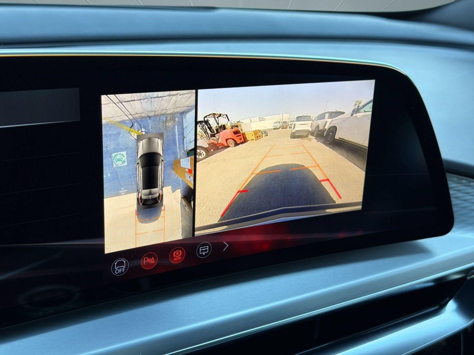 New 2026 Cadillac Lyriq V AWD/4WD image 18