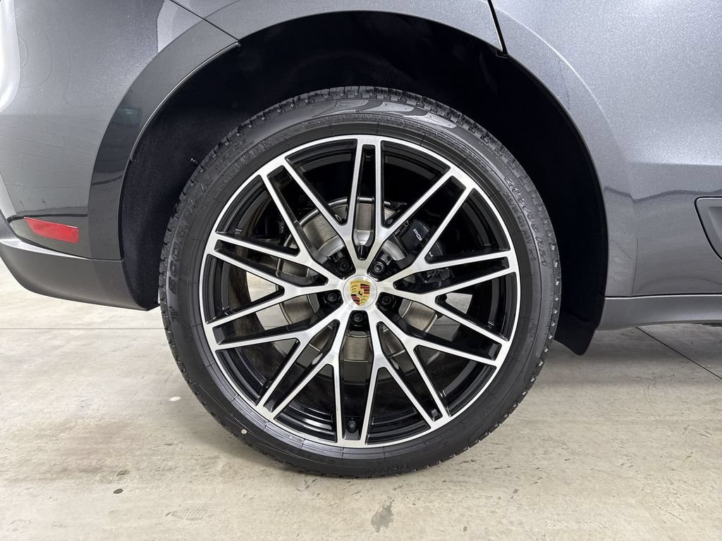 New 2026 Porsche Macan AWD/4WD image 16