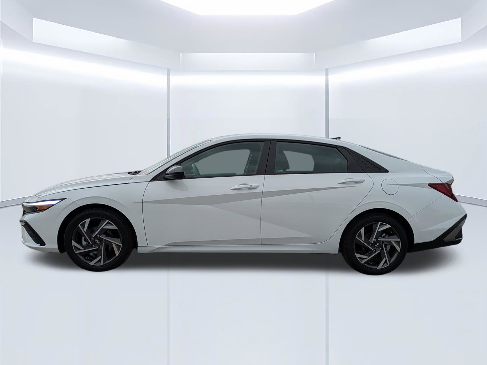 Certified 2025 Hyundai Elantra Sport FWD image 7