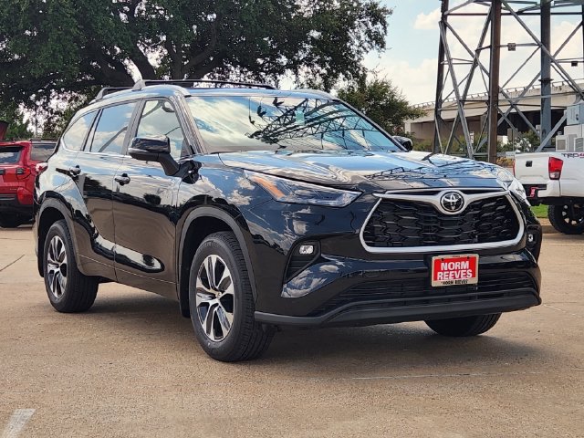 New 2026 Toyota Highlander XLE AWD/4WD image 2