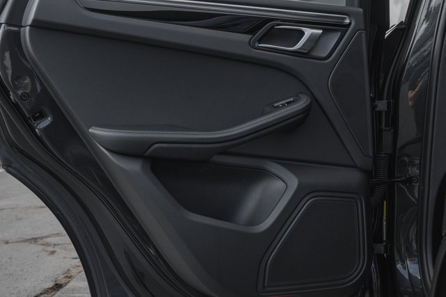 Used 2023 Porsche Macan Turbo image 22