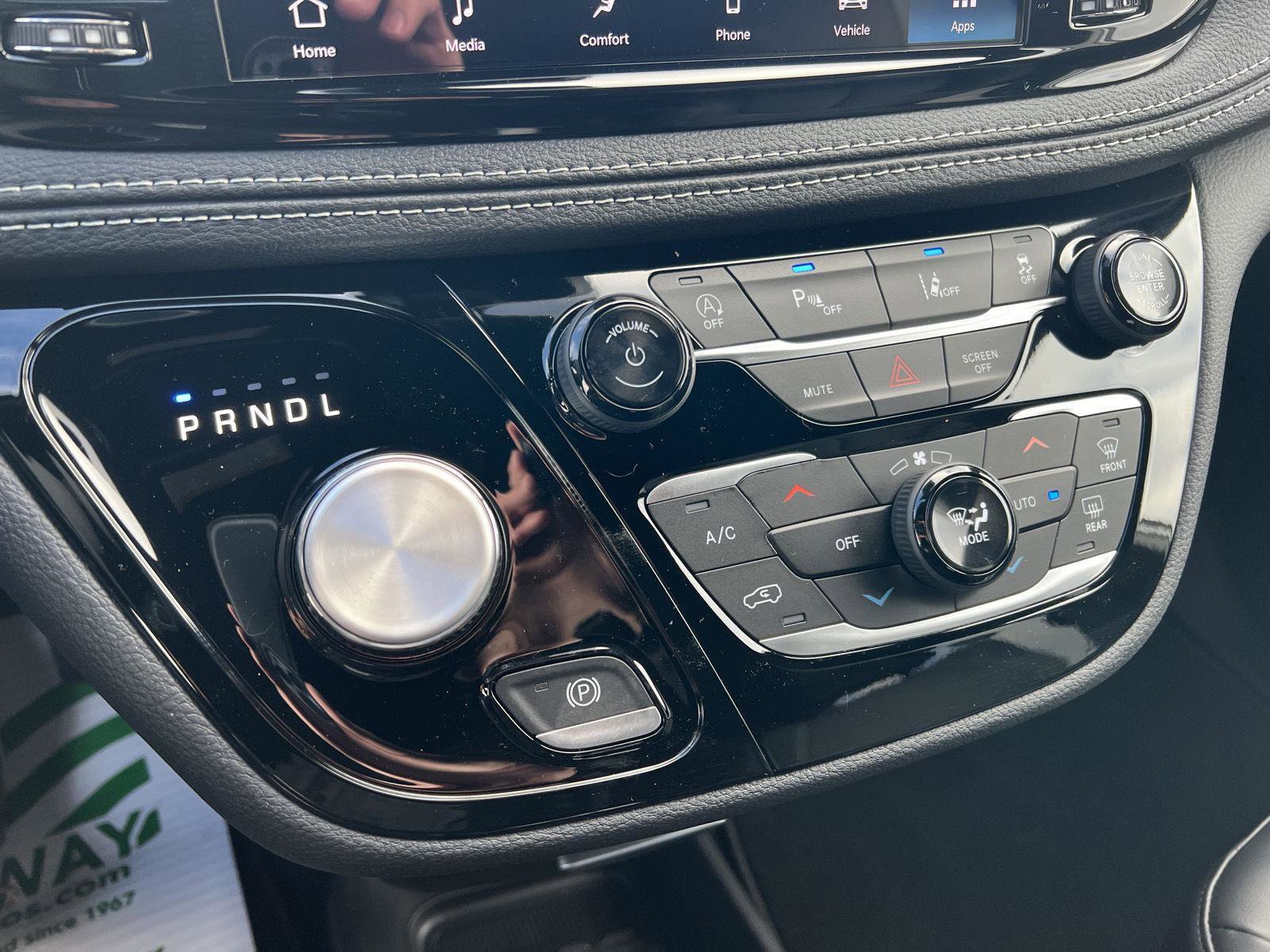 New 2026 Chrysler Pacifica Select image 28