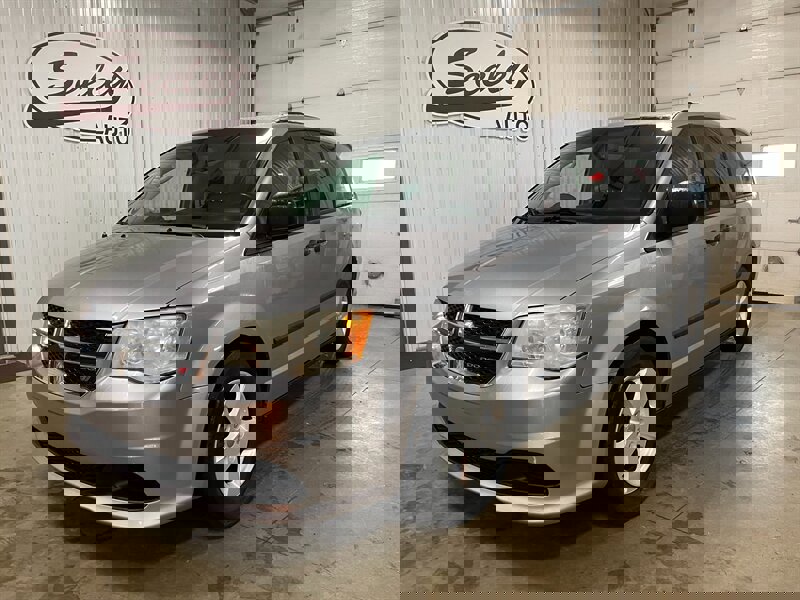 Used 2014 Dodge Grand Caravan SE w/ SE Plus Group image 2