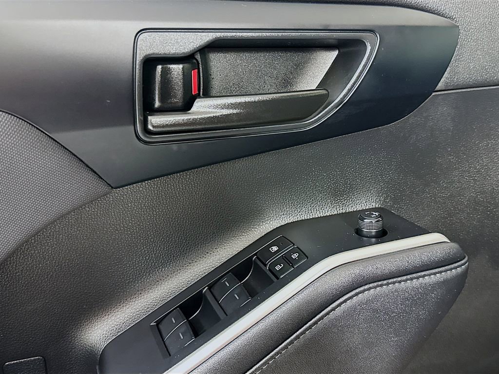 Used 2023 Toyota Highlander LE image 15