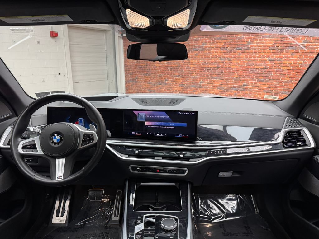 Used 2024 BMW X5 xDrive40i w/ M Sport Package AWD/4WD image 13