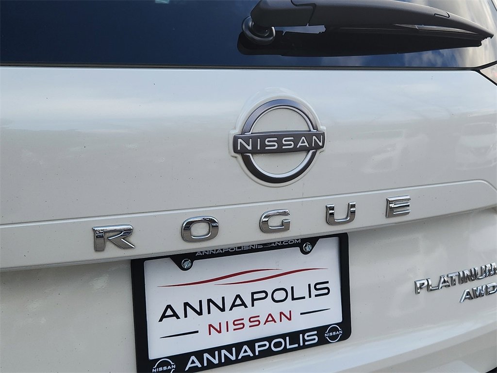 Certified 2022 Nissan Rogue Platinum w/ Head-Up Display Package image 32