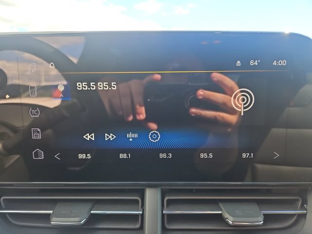 Used 2025 Chevrolet Trax RS w/ Driver Confidence Package FWD image 20