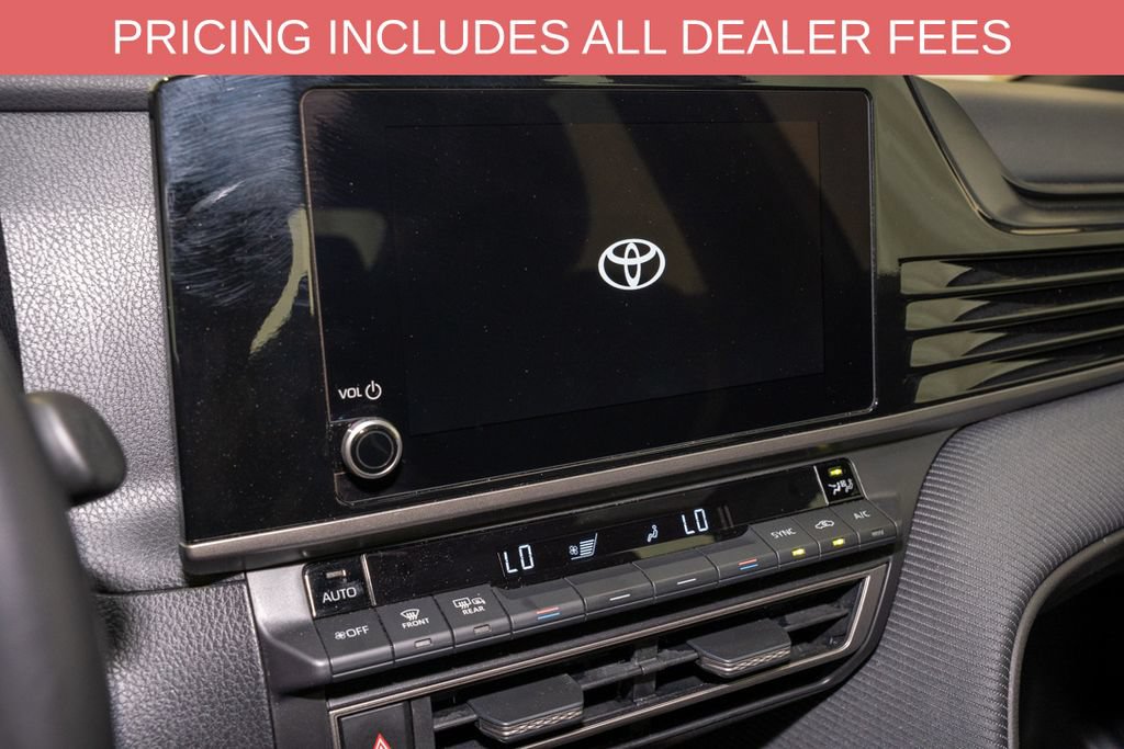 Used 2025 Toyota Camry SE FWD image 12