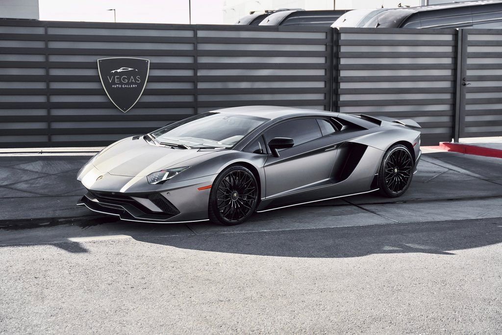 Used 2018 Lamborghini Aventador S AWD/4WD image 12