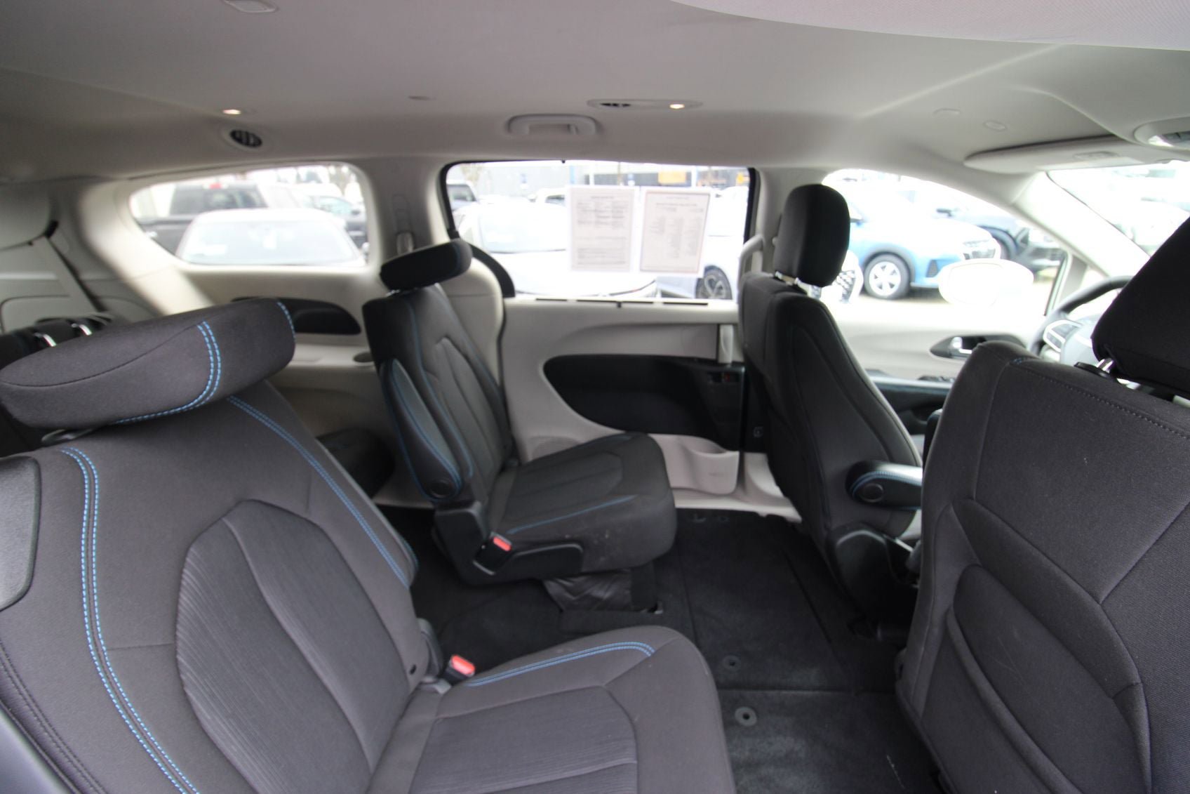Used 2021 Chrysler Pacifica Touring image 23