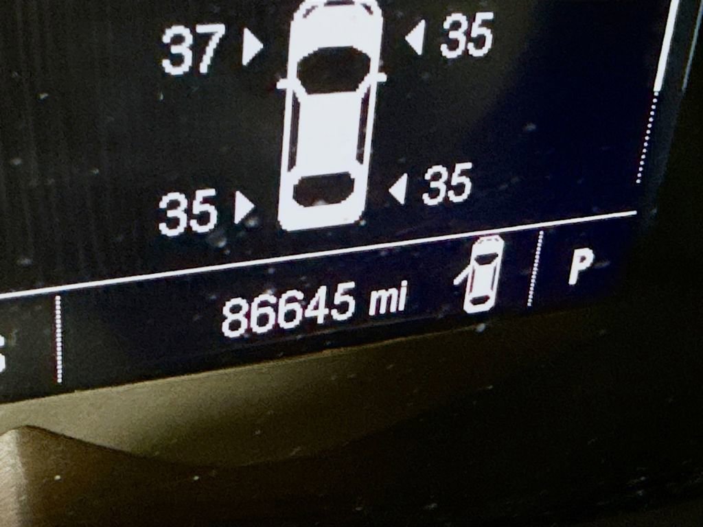 Used 2018 Chevrolet Trax LT w/ LT Convenience Package image 4