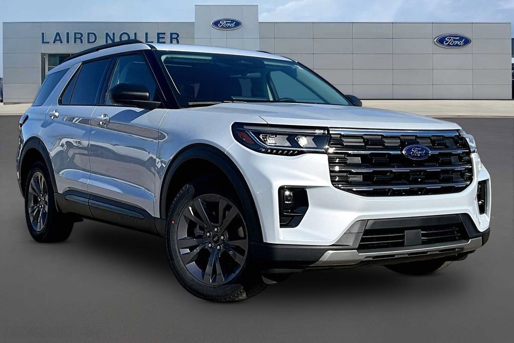 New 2026 Ford Explorer Active w/ Active Comfort Package image 2