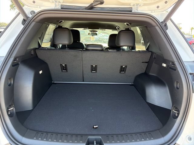 New 2027 Chevrolet Equinox LT w/ Convenience Package II FWD image 11