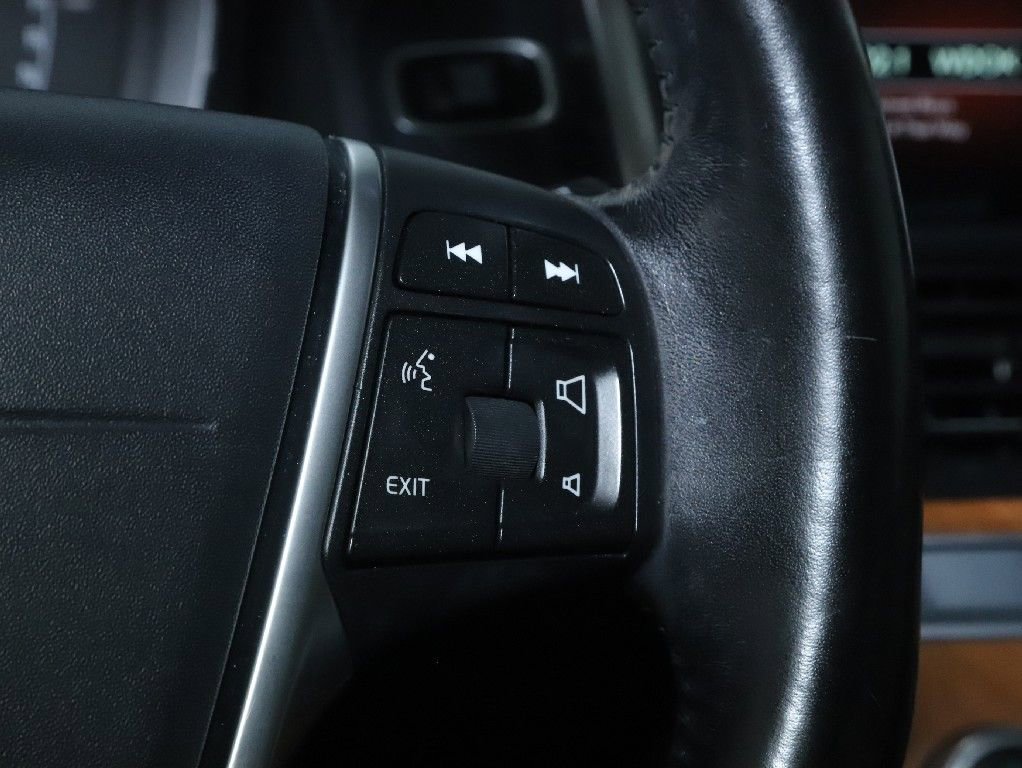 Used 2017 Volvo XC60 T6 Inscription w/ Climate Package image 25