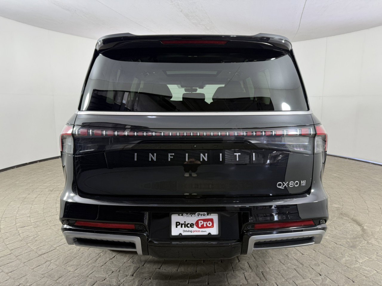 Used 2025 INFINITI QX80 Sensory AWD/4WD image 6